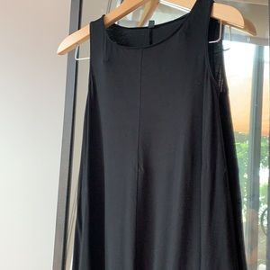 🦄 Uniqlo basic black swing dress